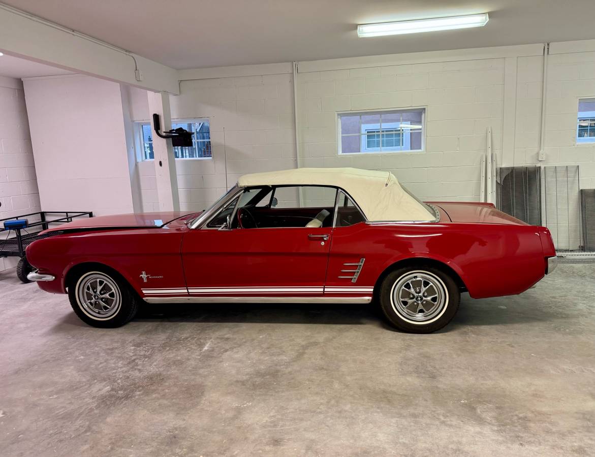 Ford-mustang-convertible-1966-red