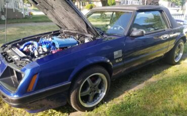 Ford-mustang-convertible-1986-blue
