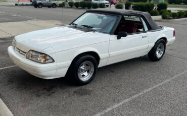 Ford-mustang-convertible-1993-white-2