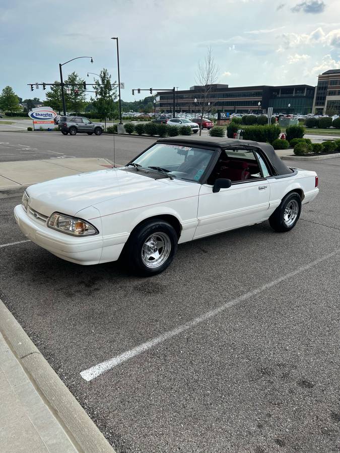 Ford-mustang-convertible-1993-white-2