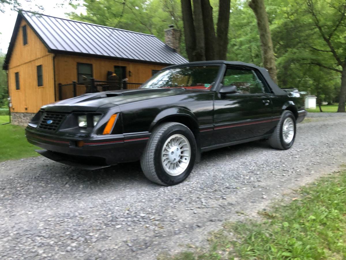 Ford-mustang-convertible-glx-1983-black-1