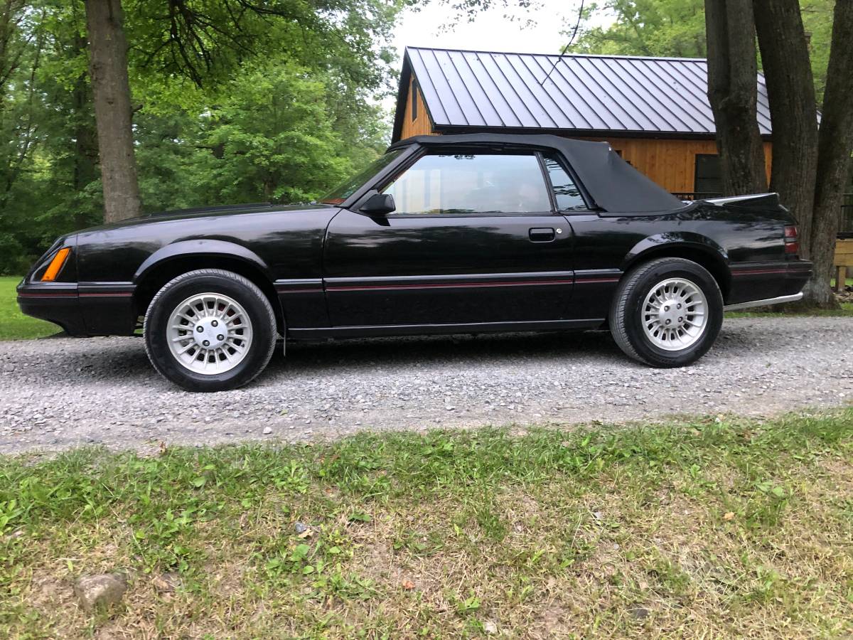 Ford-mustang-convertible-glx-1983-black-2
