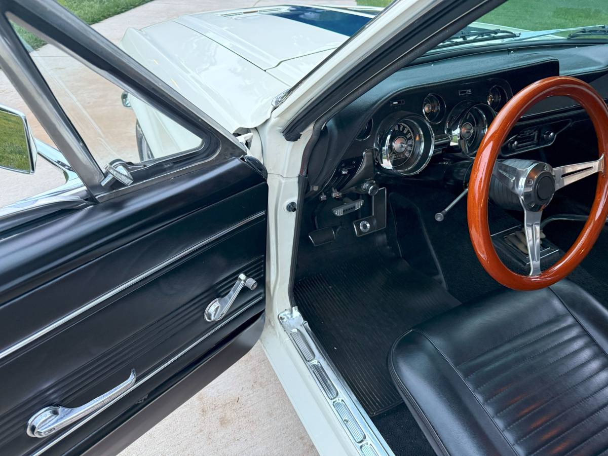 Ford-mustang-coupe-1967-white-14