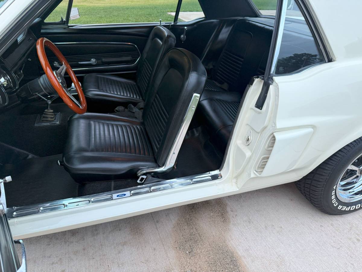 Ford-mustang-coupe-1967-white-2