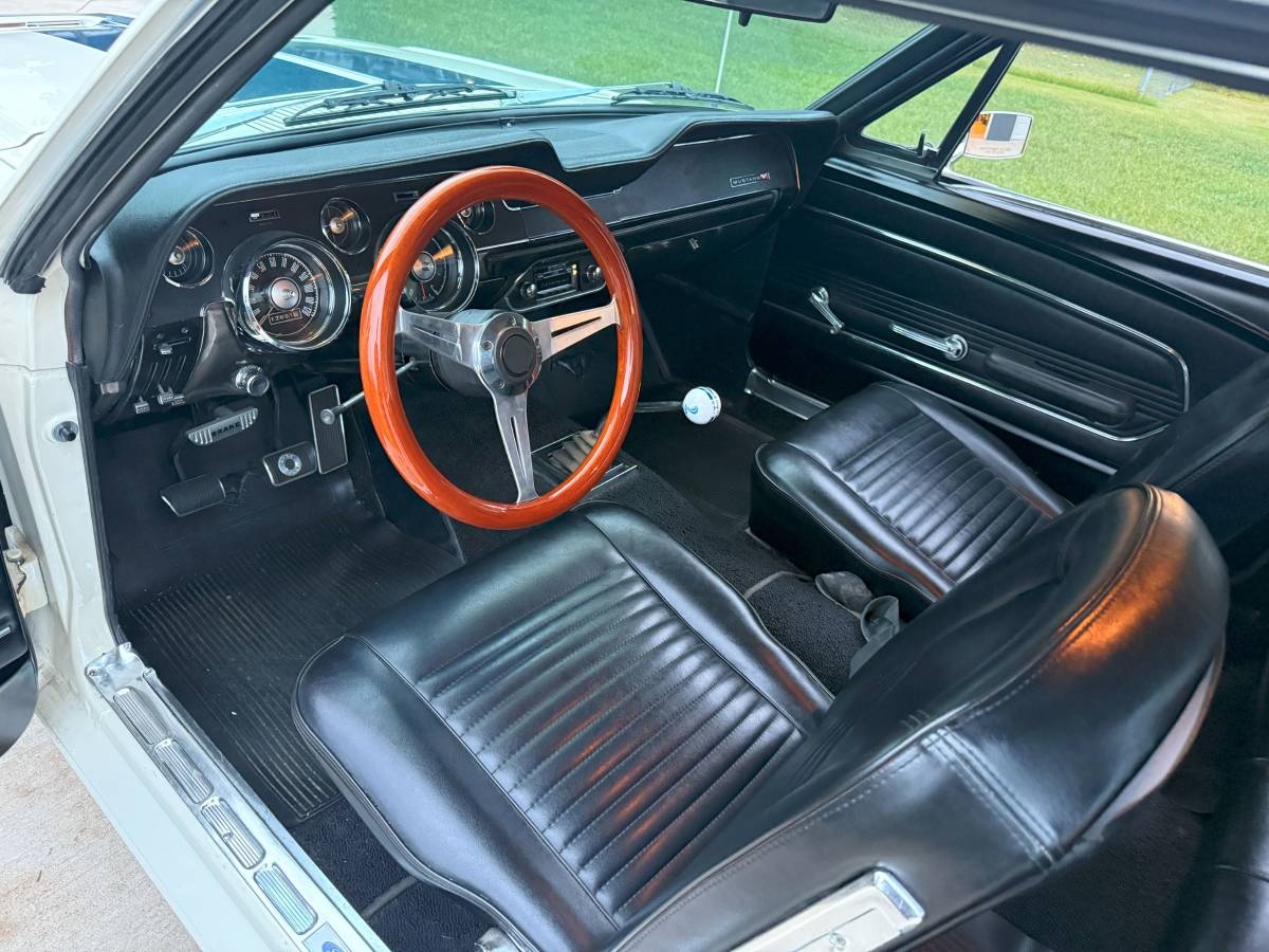 Ford-mustang-coupe-1967-white-21