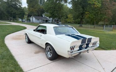 Ford-mustang-coupe-1967-white-9
