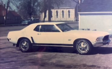 Ford-mustang-coupe-1969-white-1