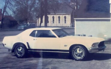 Ford-mustang-coupe-1969-white-8