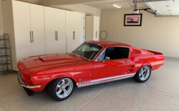 Ford-mustang-fastback-1967-red