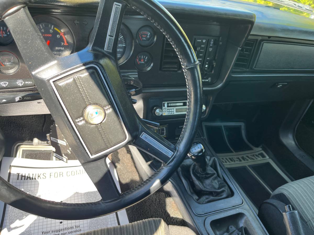 Ford-mustang-gt-1983-grey-3