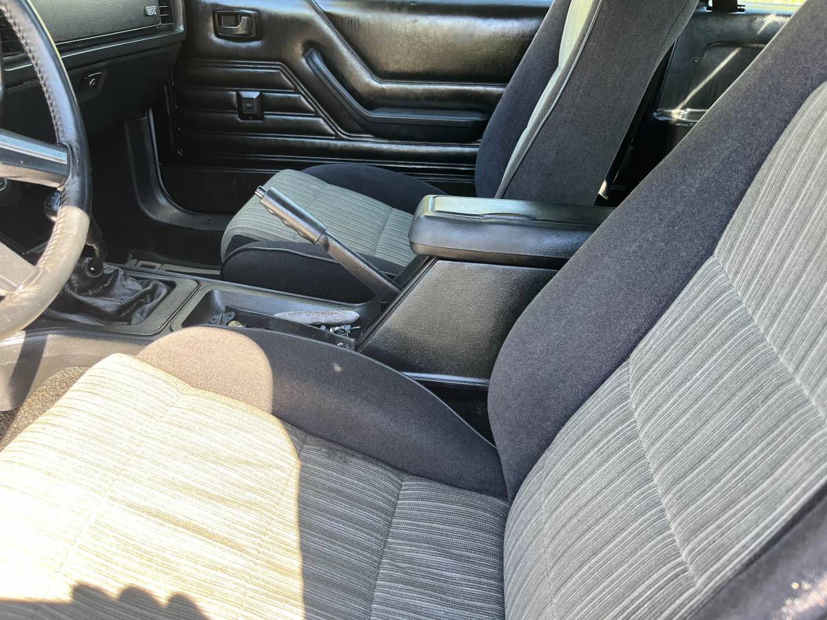 Ford-mustang-gt-1983-grey-4