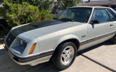 Ford-mustang-gt-1983-grey