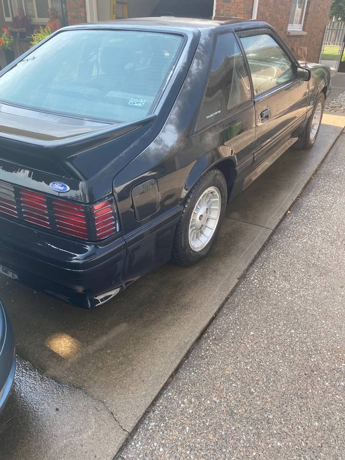 Ford-mustang-gt-1989-black-2
