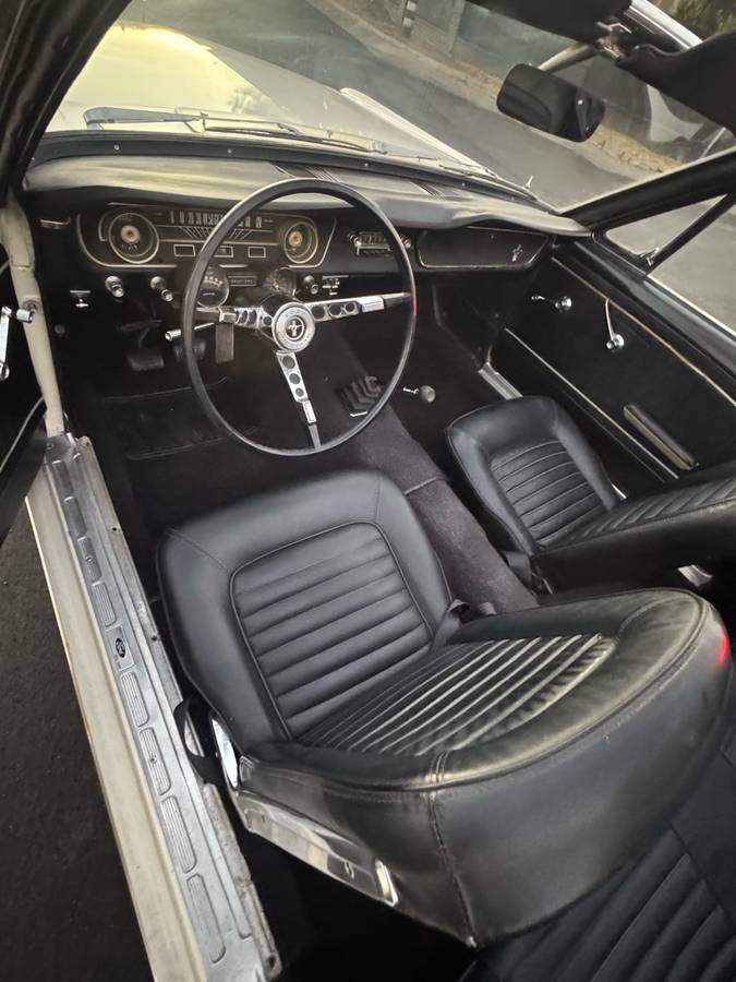 Ford-mustang-gt-convertible-1965-white-10