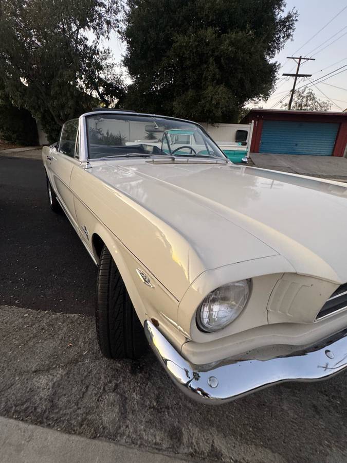 Ford-mustang-gt-convertible-1965-white-12
