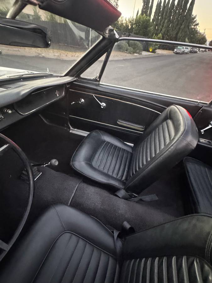 Ford-mustang-gt-convertible-1965-white-4