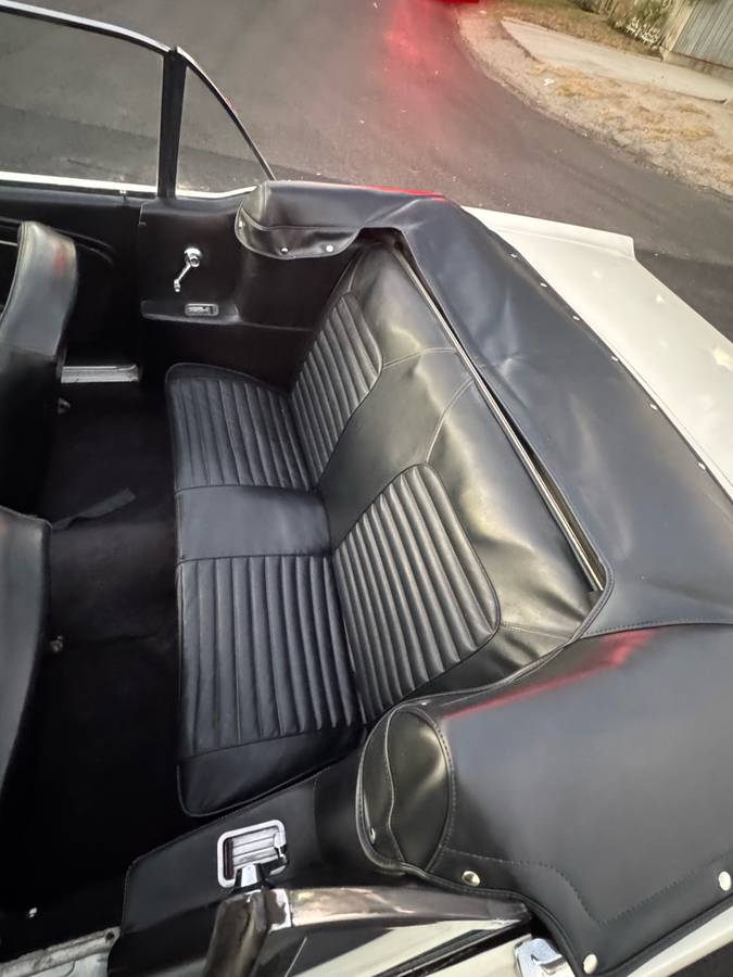 Ford-mustang-gt-convertible-1965-white-5