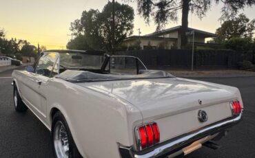 Ford-mustang-gt-convertible-1965-white-8