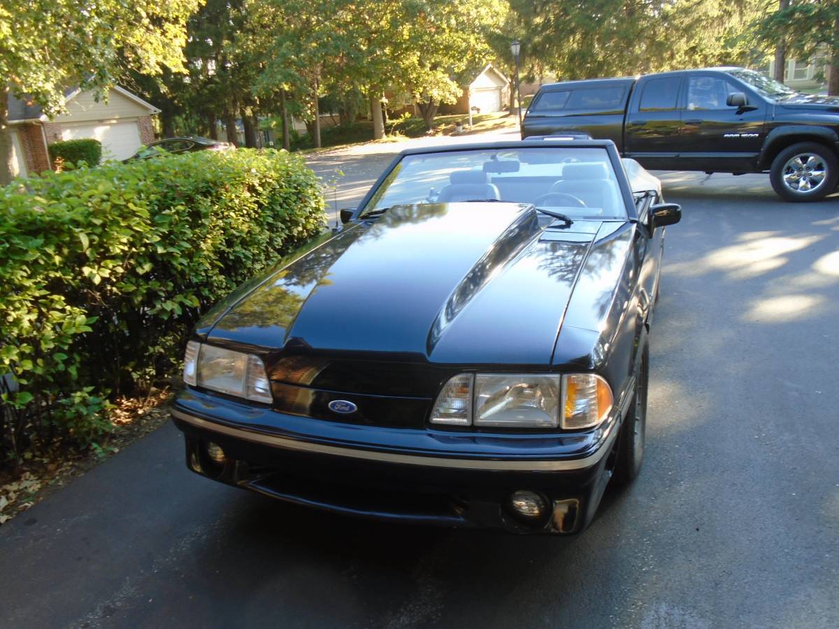Ford-mustang-gt-convertible-1987-blue-2