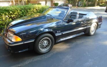 Ford-mustang-gt-convertible-1987-blue