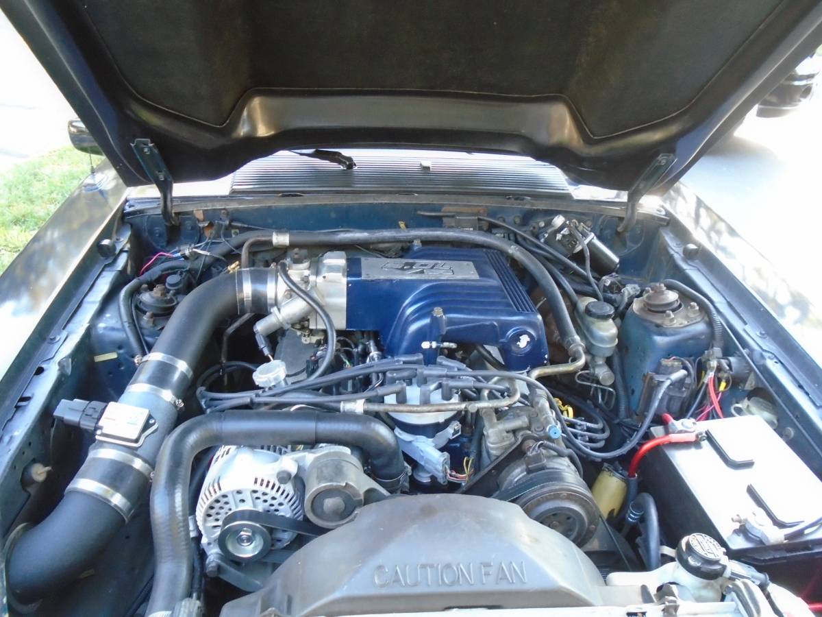 Ford-mustang-gt-convertible-1987-blue-9