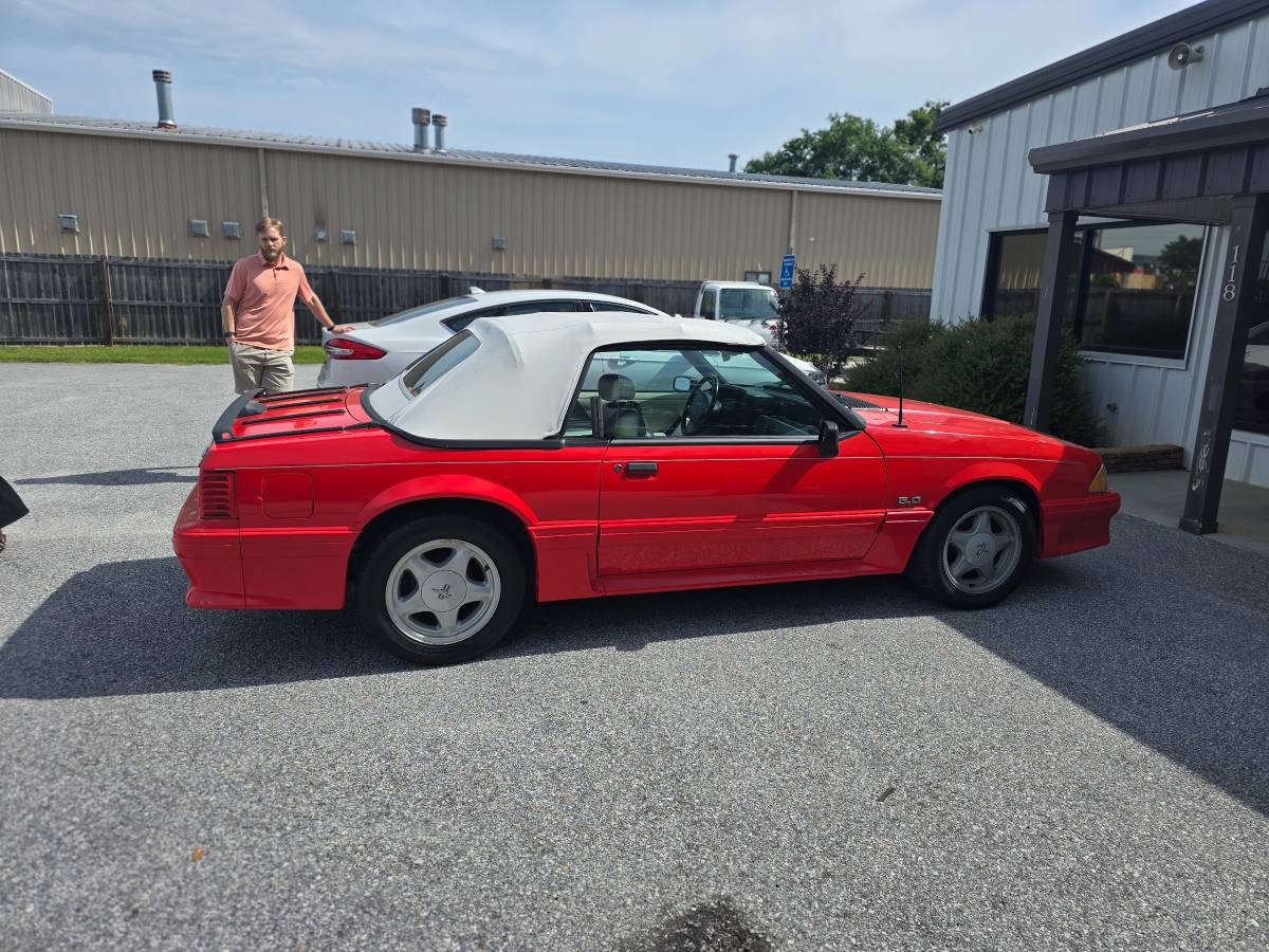 Ford-mustang-gt-convertible-1993-red-1