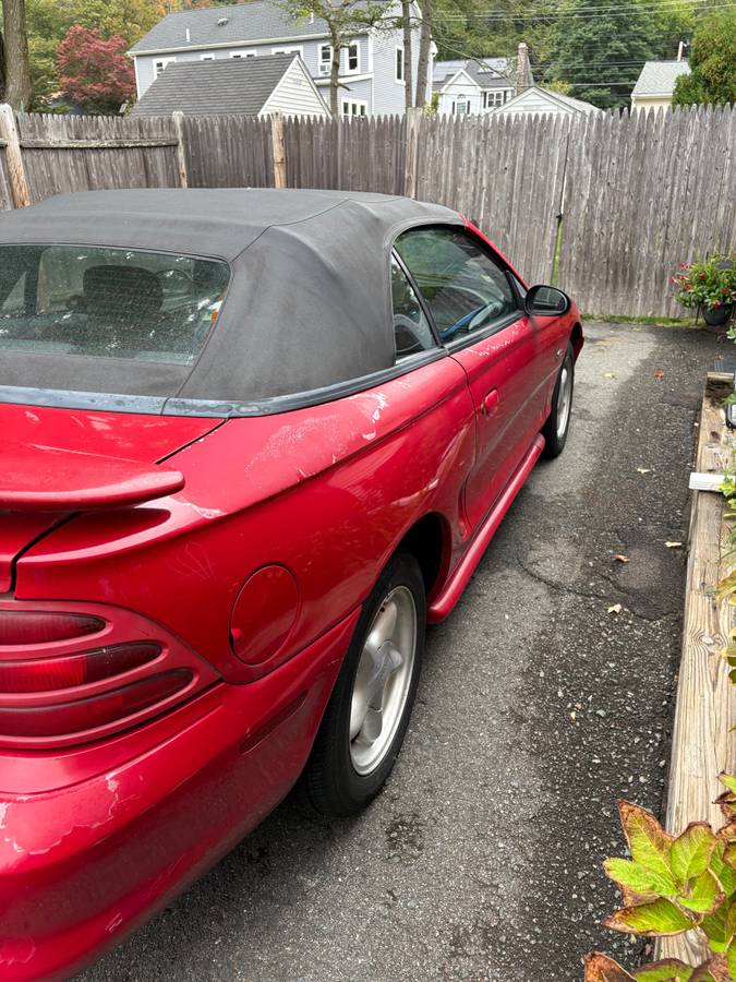 Ford-mustang-gt-convertible-1995-red