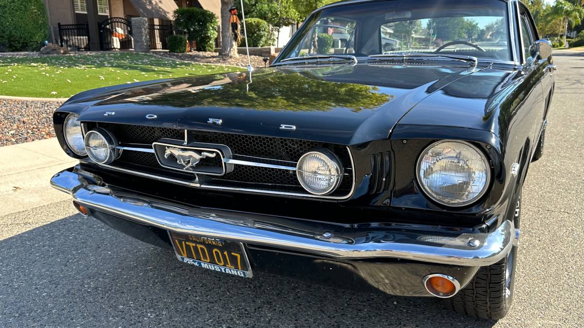 Ford-mustang-gt-coupe-1965-black-11