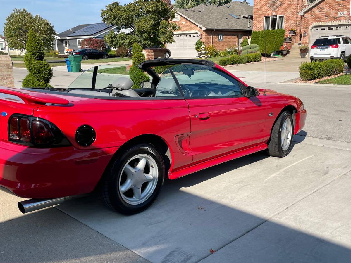 Ford-mustang-gt-premium-convertible-1994-red-1
