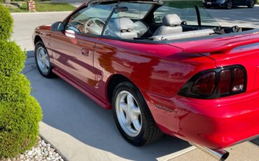 Ford-mustang-gt-premium-convertible-1994-red