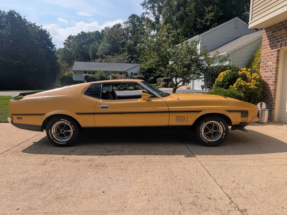 Ford-mustang-mach-1-1971-yellow-19