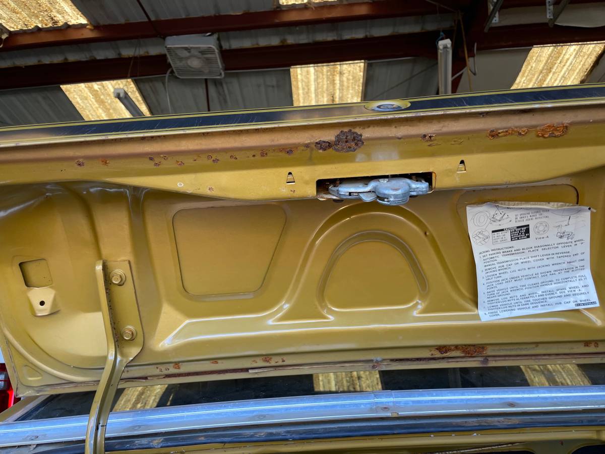 Ford-mustang-mach-e-gt-1972-yellow-11