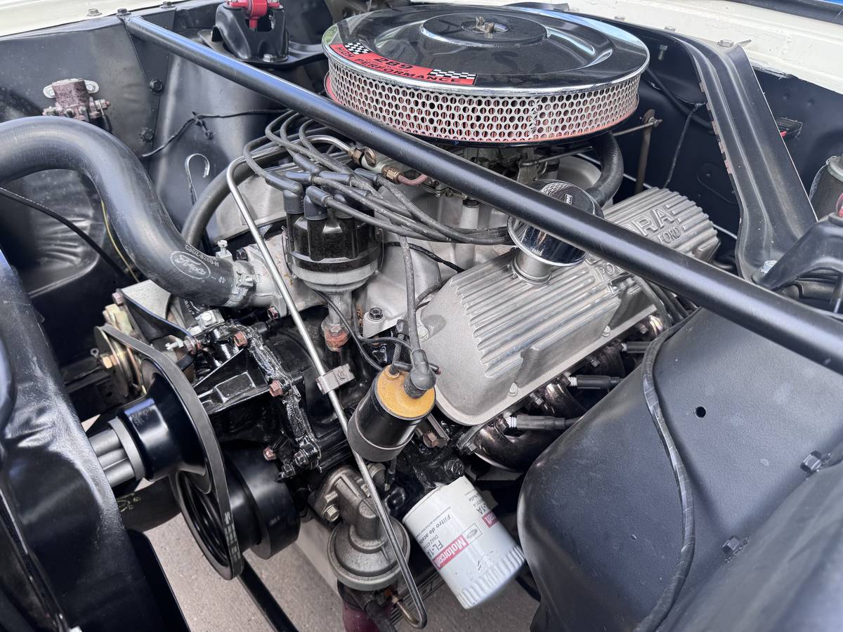 Ford-mustang-shelby-gt350-1966-white-126