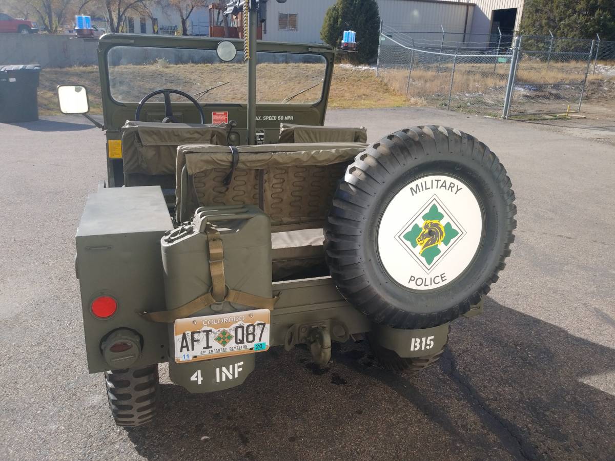 Ford-mutt-1983-green-2