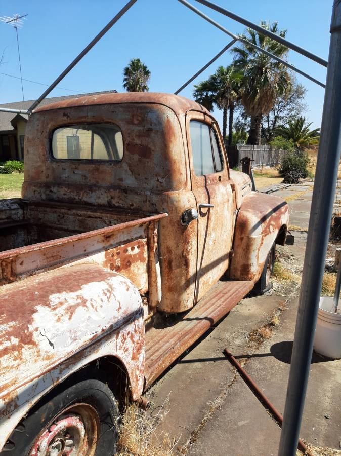 Ford-pickup-1949-2