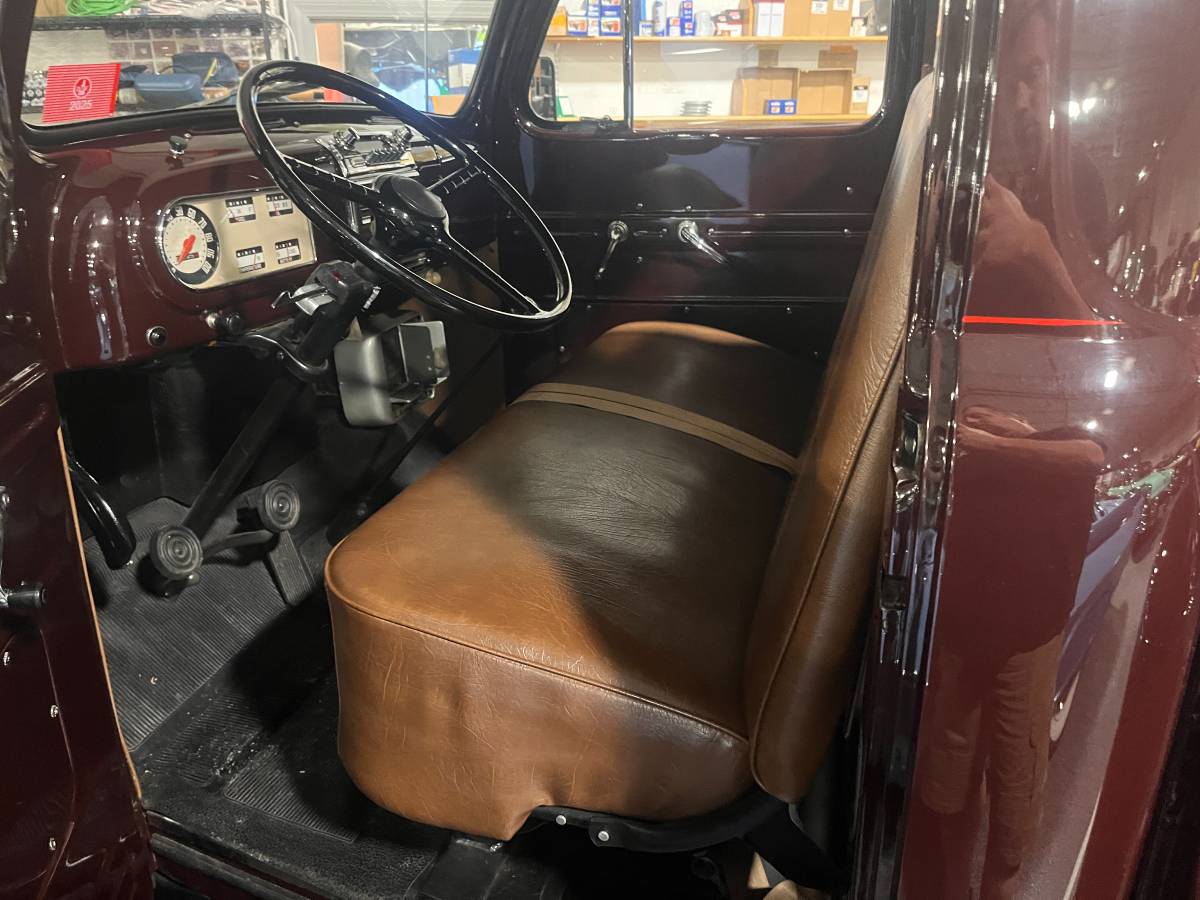 Ford-pickup-1950-red-2