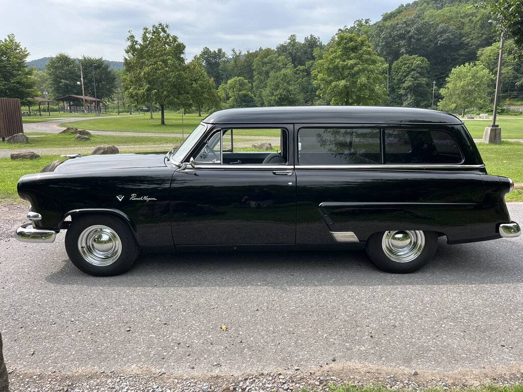 Ford-ranch-wagon-1953-black-14