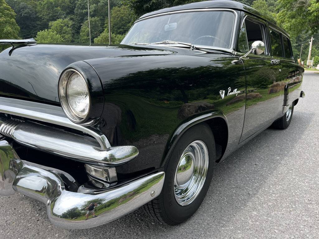 Ford-ranch-wagon-1953-black-15