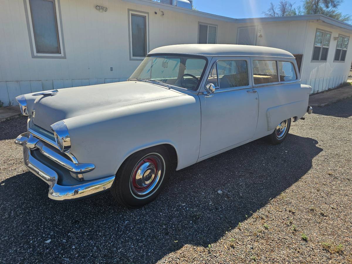 Ford-ranch-wagon-1953