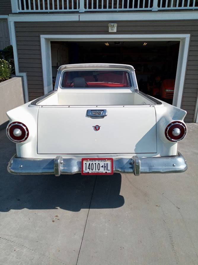 Ford-ranchero-1957-white-5