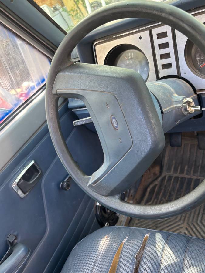 Ford-ranger-1985-3