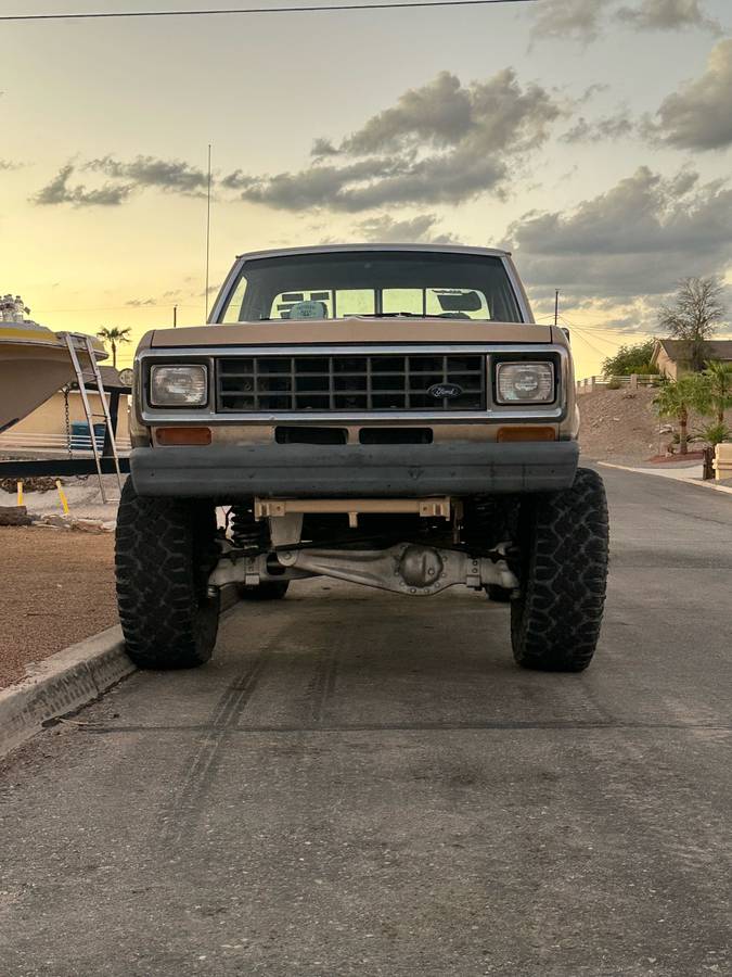 Ford-ranger-1985-brown-2