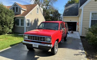 Ford-ranger-1987-red