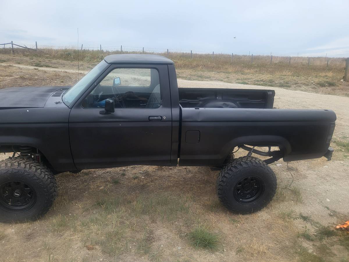 Ford-ranger-1988-black-1