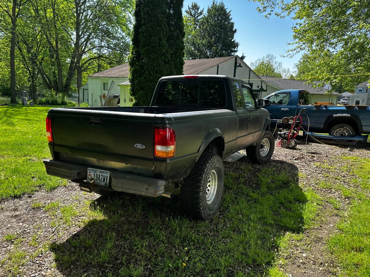 Ford-ranger-1993-black-1