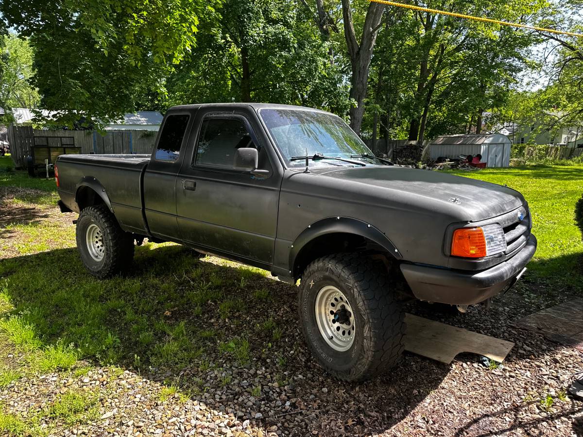 Ford-ranger-1993-black