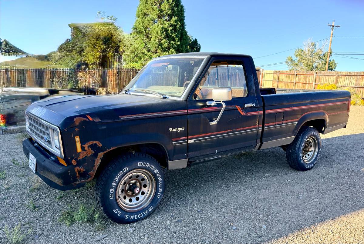 Ford-ranger-4x4-1986-black