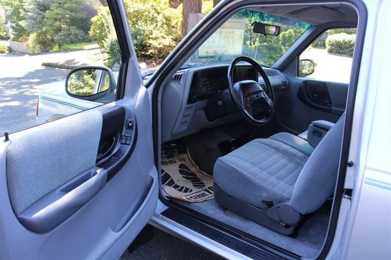 Ford-ranger-xl-2dr-xl-1993-silver-4