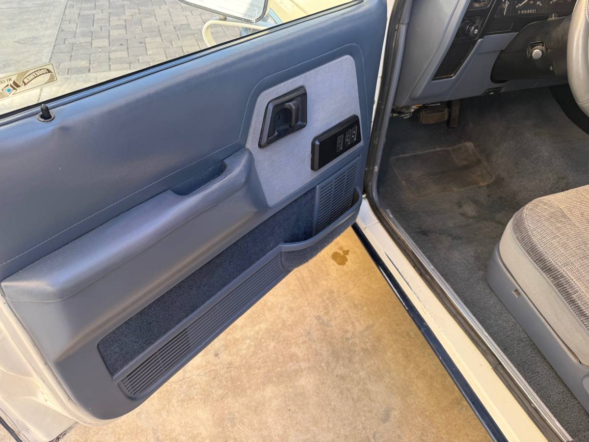 Ford-ranger-xlt-1990-white-8