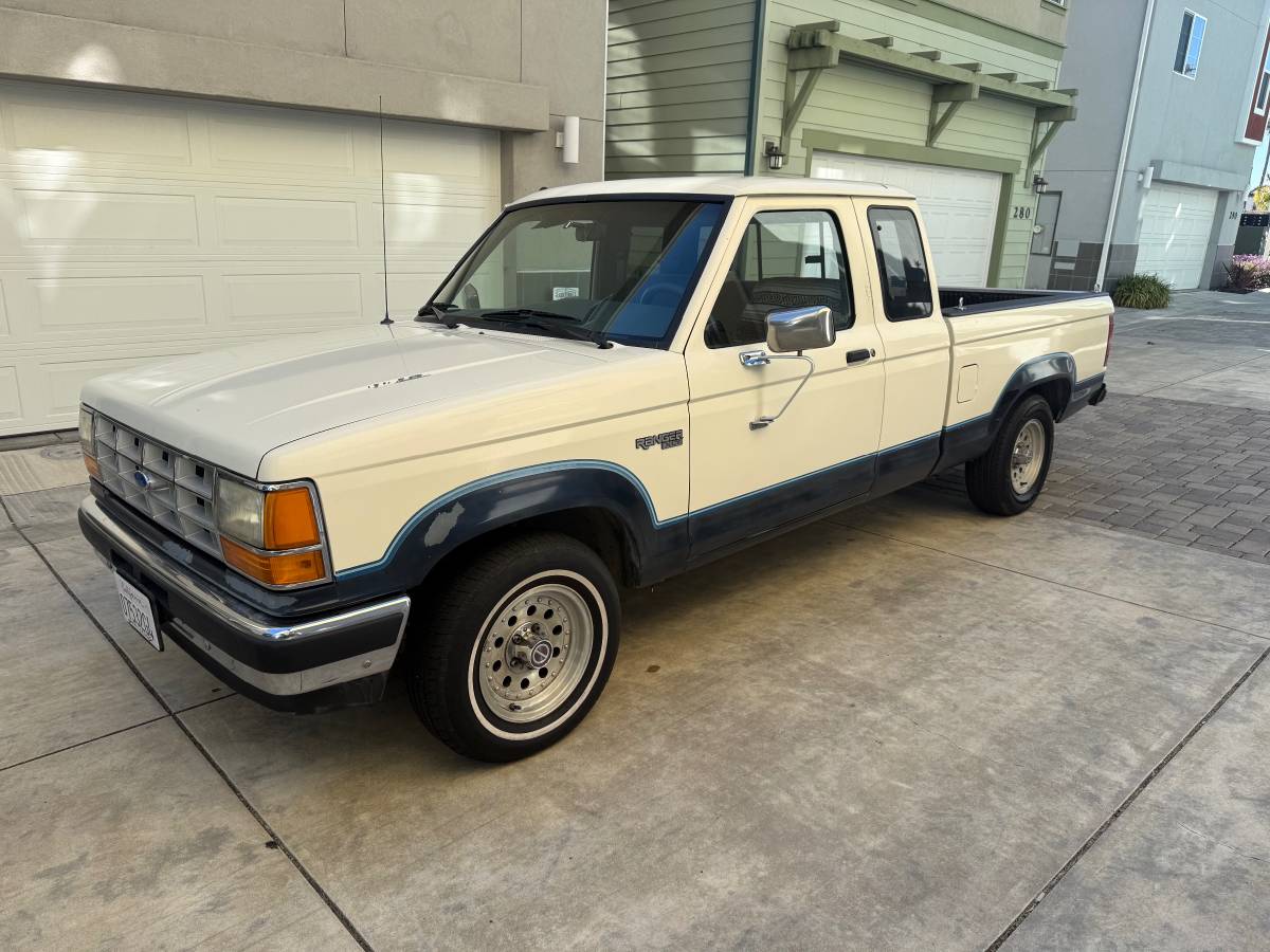 Ford-ranger-xlt-1990-white